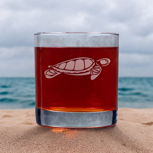 Sea Turtle Whisky Glass - Design 2 - Copyright Hues in Glass
