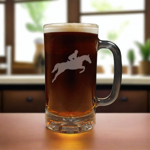 16oz Beer Mug with an etched horse jumper design - copyright Hues in Glass