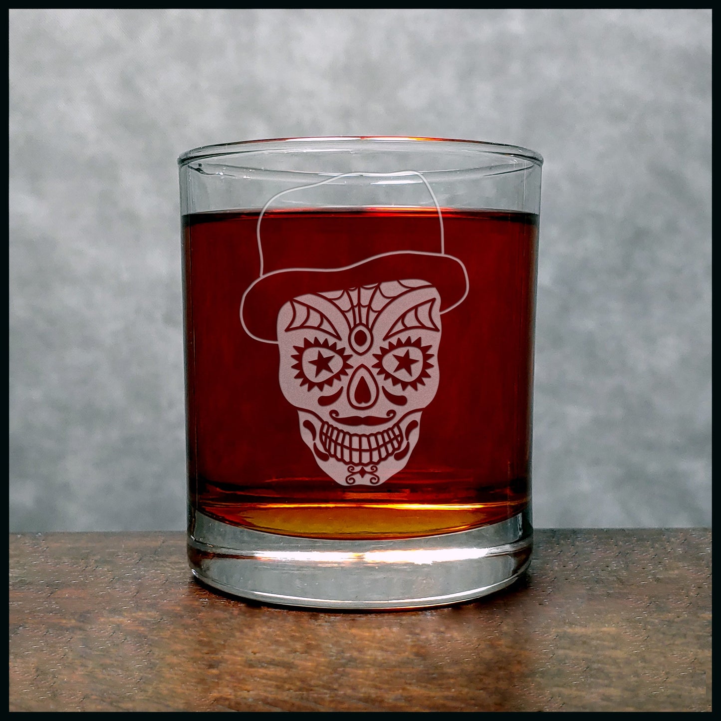 Sugar Skull with Hat Whisky Glass - Design 2 - Copyright Hues in Glass