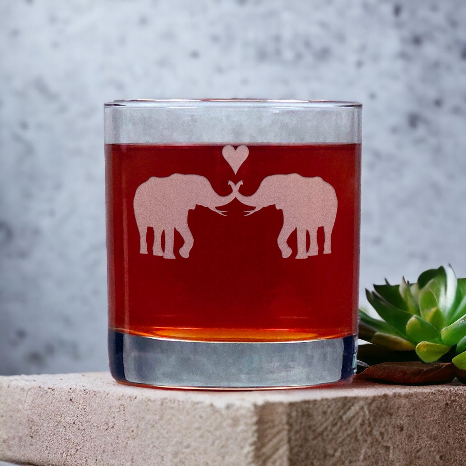 Elephants in Love Whisky Glass - Copyright Hues in Glass