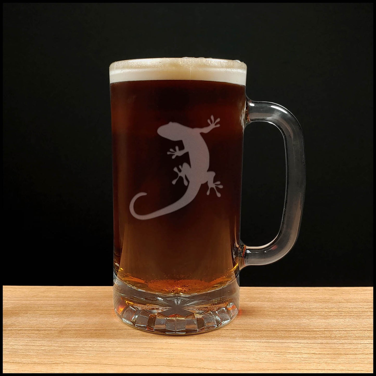 Gecko - 16oz Beer Mug - Design 1 - Copyright Hues in Glass