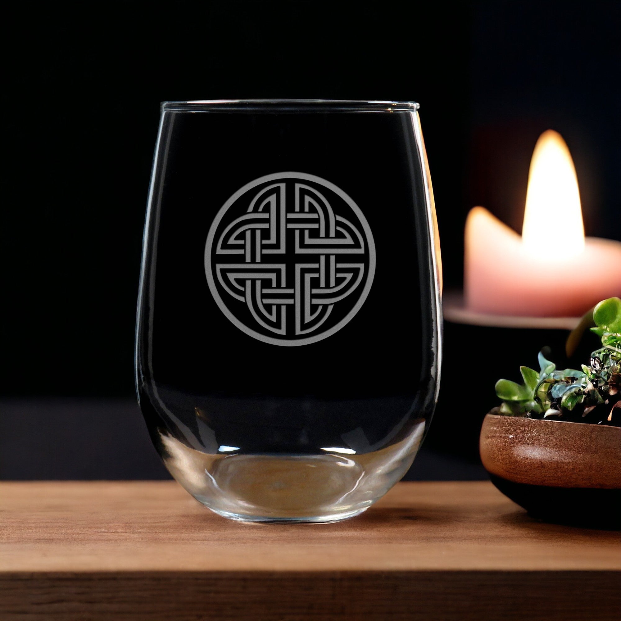Celtic Engraved Stemless Wine Glass - Design 4 - Copyright Hues in Glass