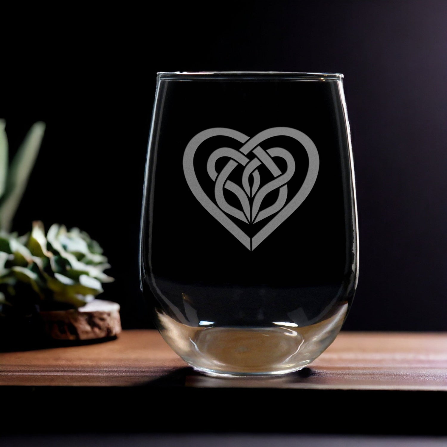 Celtic Heart Stemless Wine Glass - Copyright Hues in Glass