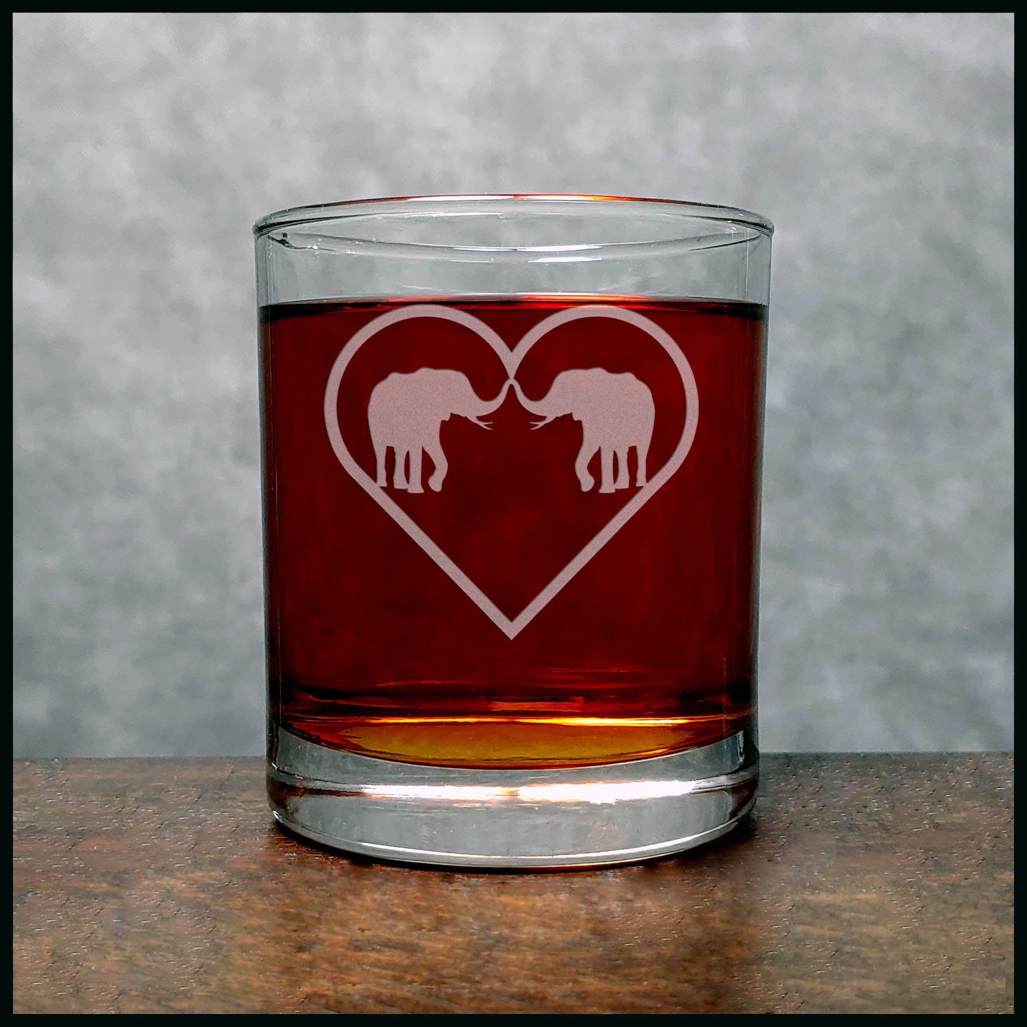 Elephants in Love Whisky Glass - Design 3 - Copyright Hues in Glass