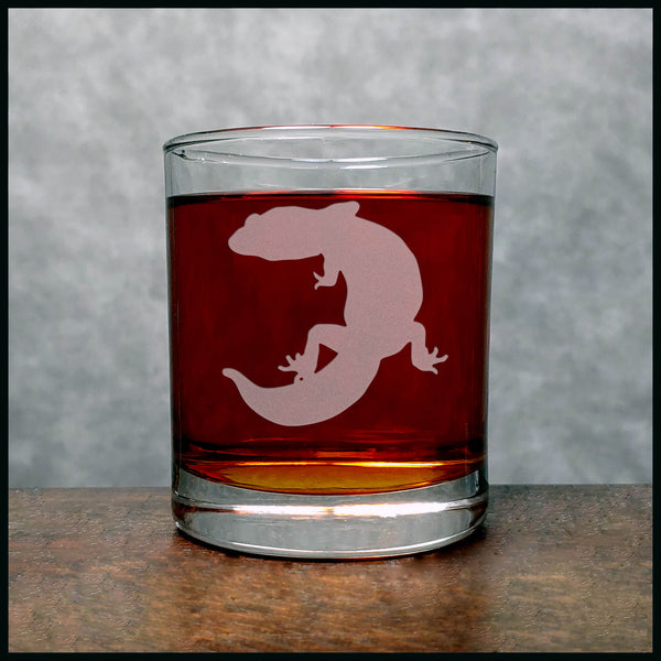 Gecko Whisky Glass - Design 3 - Copyright Hues in Glass