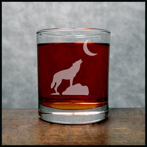 Wolf Howling at the Moon Whisky Glass - Copyright Hues in Glass