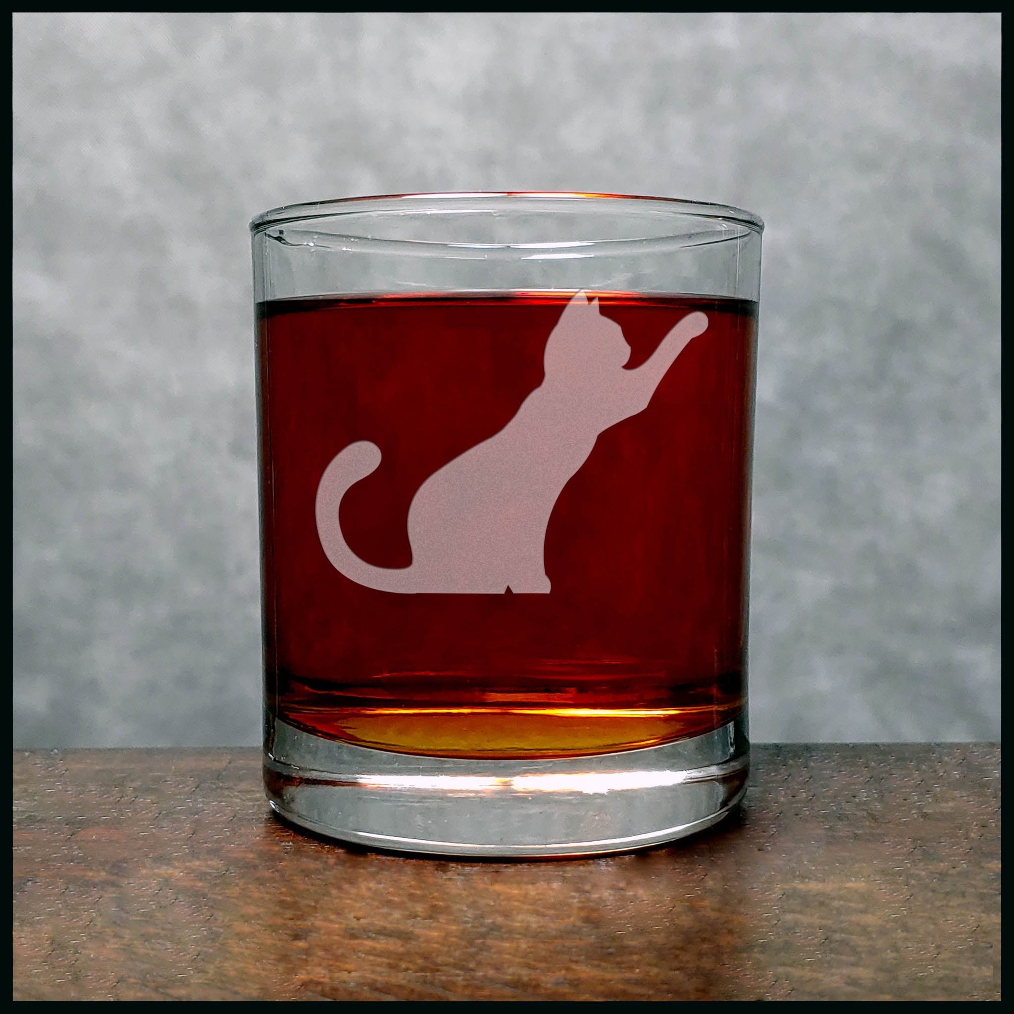 Playing Cat Whisky Glass - Copyright Hues in Glass